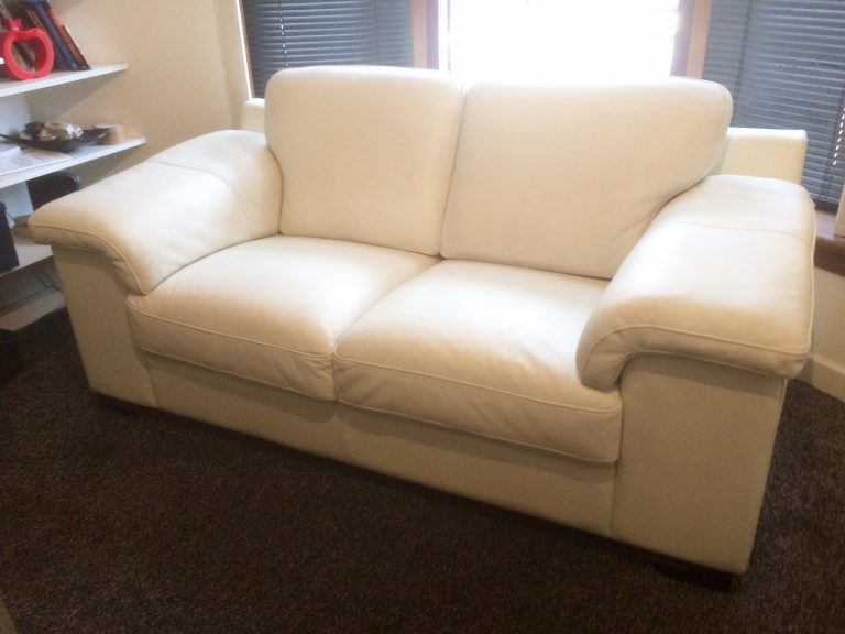 Read more about the article Italian Designer Leather Suite Refurb