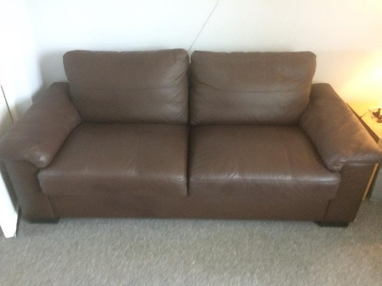 Read more about the article Brown Leather Couch Refurb